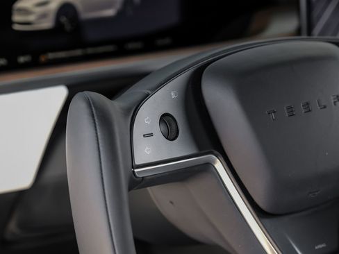 Used 2024 Tesla Model X AWD/4WD image 17