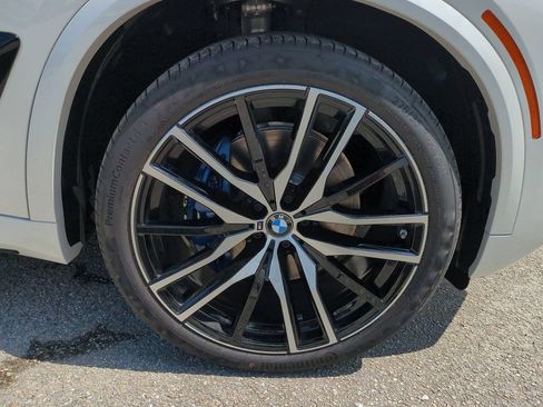 New 2026 BMW X5 xDrive40i w/ M Sport Package AWD/4WD image 11