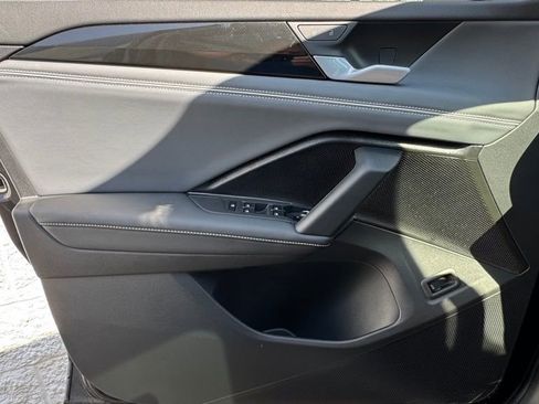 Used 2026 Volkswagen Tiguan SEL R-Line image 21