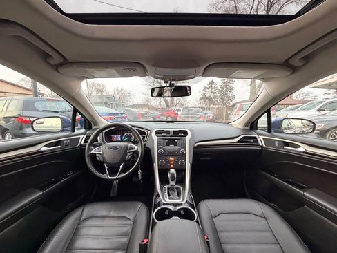 Used 2015 Ford Fusion SE w/ Equipment Group 502A image 2