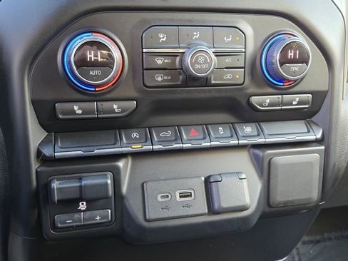 Used 2021 Chevrolet Silverado 1500 LT image 28