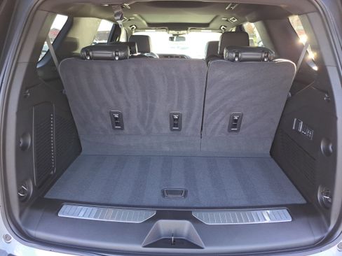 Used 2024 GMC Yukon Denali image 7