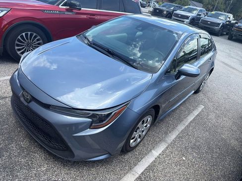 Used 2021 Toyota Corolla LE FWD image 1