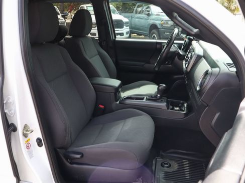 Used 2019 Toyota Tacoma TRD Off-Road AWD/4WD image 43