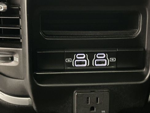 Used 2022 RAM 1500 Big Horn AWD/4WD image 54