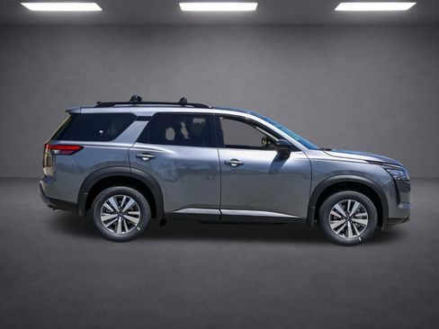 New 2026 Nissan Pathfinder SL FWD image 3