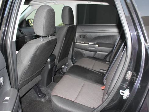 Used 2019 Mitsubishi Outlander Sport SE FWD image 13
