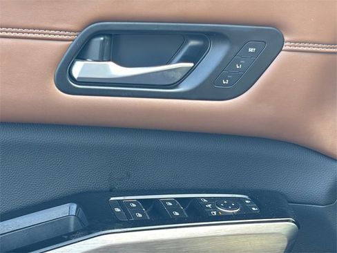 Used 2023 Nissan Pathfinder Platinum image 17