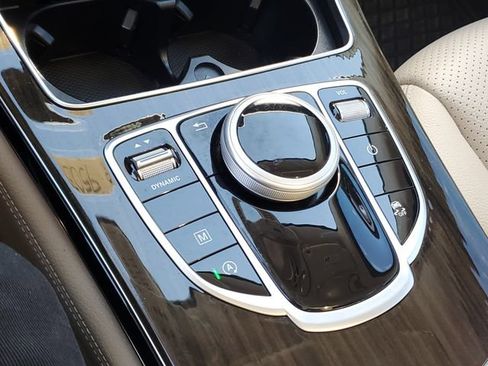 Used 2018 Mercedes-Benz GLC 300 4MATIC image 19