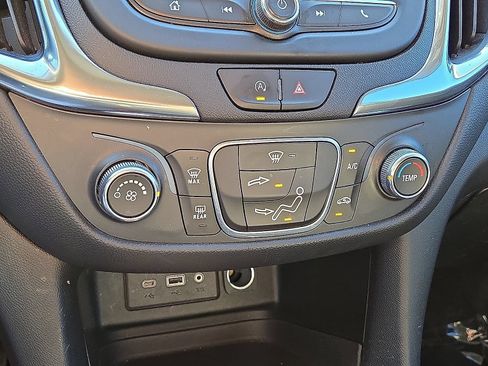 Used 2022 Chevrolet Equinox LT FWD image 29
