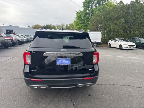 Used 2020 Ford Explorer XLT w/ Equipment Group 202A AWD/4WD image 4