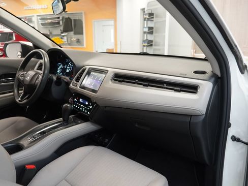 Used 2017 Honda HR-V EX image 35