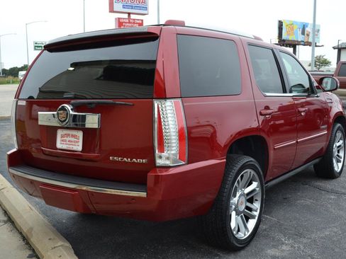 Used 2014 Cadillac Escalade Premium AWD/4WD image 12