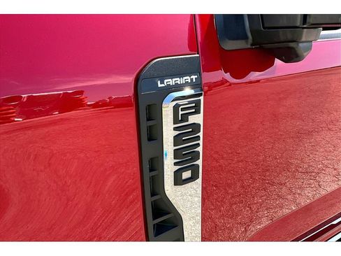 Used 2024 Ford F250 Lariat w/ FX4 Off-Road Package AWD/4WD image 36