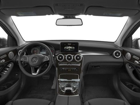Used 2017 Mercedes-Benz GLC 300 4MATIC image 8