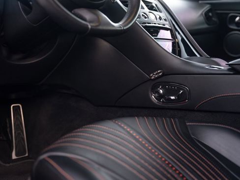 Used 2018 Aston Martin DB11 Coupe image 54
