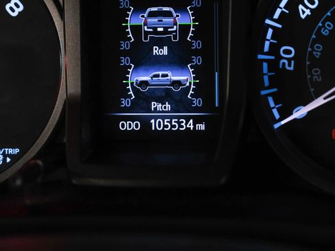 Used 2019 Toyota Tacoma TRD Off-Road AWD/4WD image 16