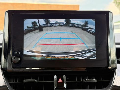 Used 2023 Toyota Corolla LE FWD image 32