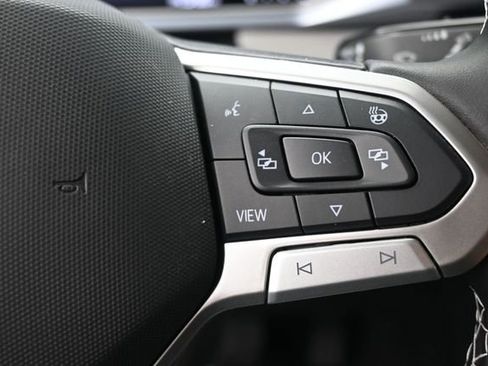 New 2026 Volkswagen Taos SE FWD image 28