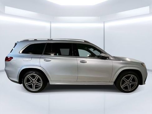 Used 2025 Mercedes-Benz GLS 450 4MATIC image 10