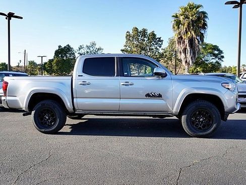 Used 2022 Toyota Tacoma SR5 image 7