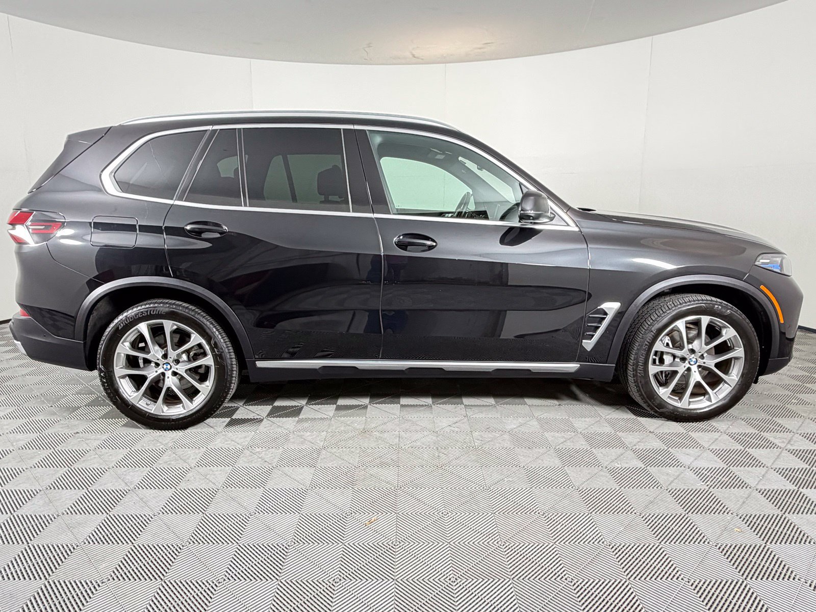 Used 2025 BMW X5 xDrive40i AWD/4WD image 9