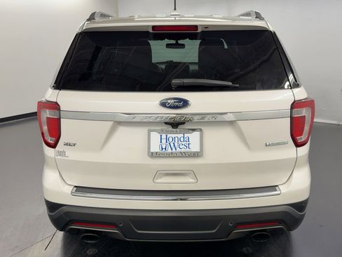 Used 2018 Ford Explorer XLT w/ Equipment Group 202A image 10