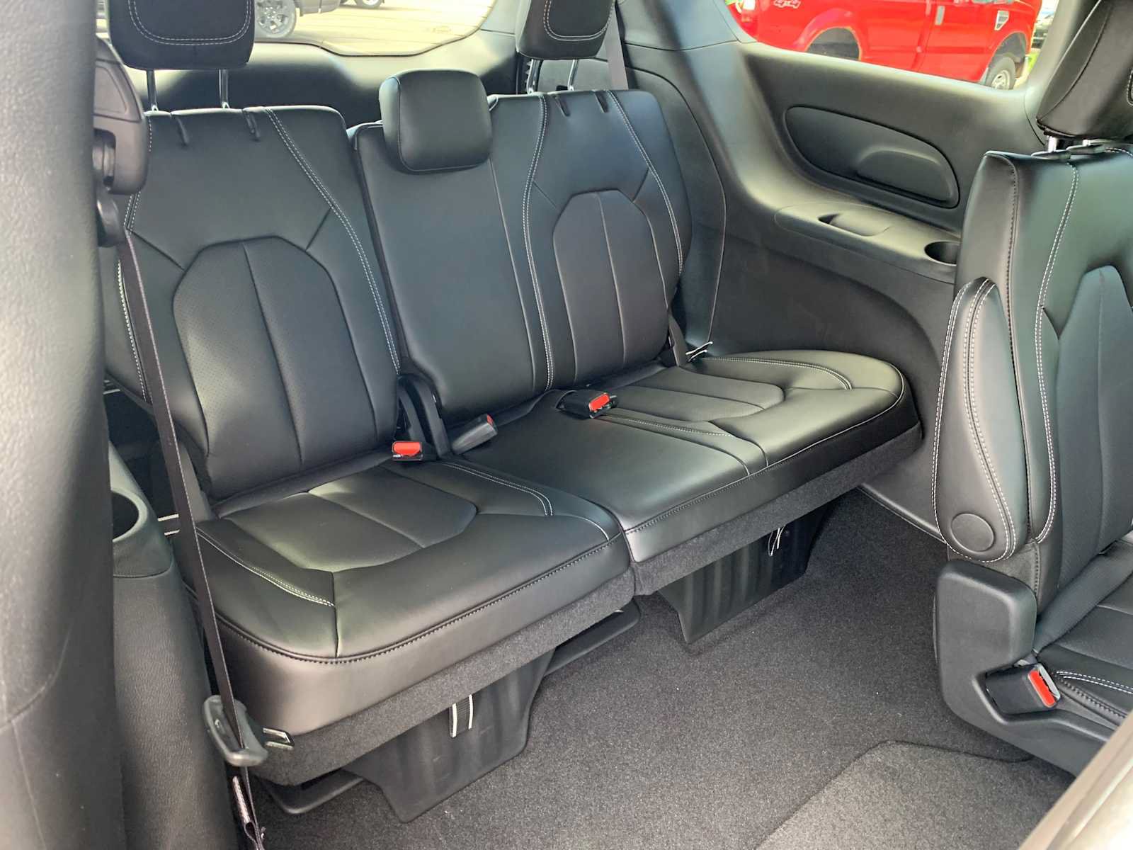 New 2027 Chrysler Pacifica Select FWD image 19