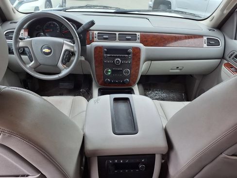 Used 2013 Chevrolet Tahoe LT w/ Luxury Package AWD/4WD image 18
