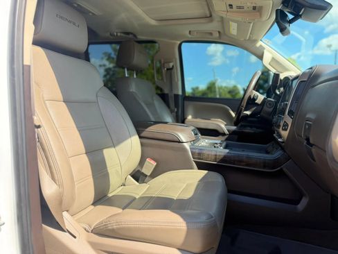 Used 2015 GMC Sierra 2500 Denali w/ Duramax Plus Package AWD/4WD image 8
