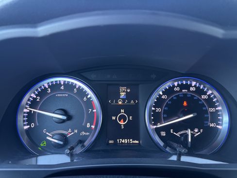 Used 2014 Toyota Highlander XLE image 21