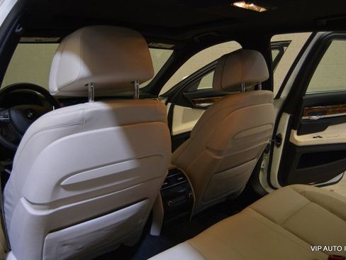 Used 2014 BMW 740i image 22