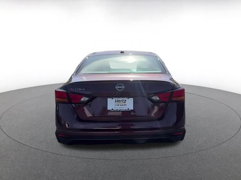 Used 2025 Nissan Altima 2.5 SV FWD image 11