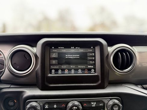 Used 2018 Jeep Wrangler Unlimited Sahara w/ Cold Weather Group image 16