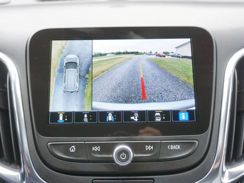 Used 2023 Chevrolet Equinox LT image 11
