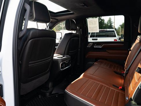 Used 2024 GMC Sierra 3500 Denali Ultimate image 22