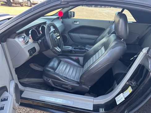Used 2009 Ford Mustang GT Premium RWD image 11