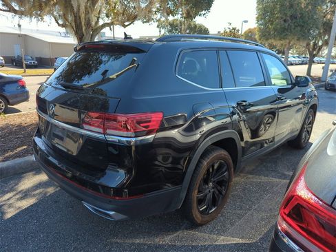Used 2022 Volkswagen Atlas SE w/ Black Wheel Package image 2