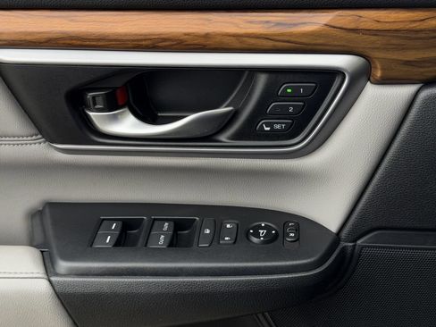 Used 2017 Honda CR-V Touring image 23