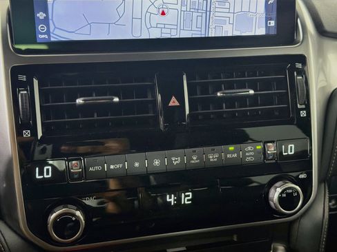 Used 2023 Lexus GX 460 Premium w/ Accessory Package AWD/4WD image 23