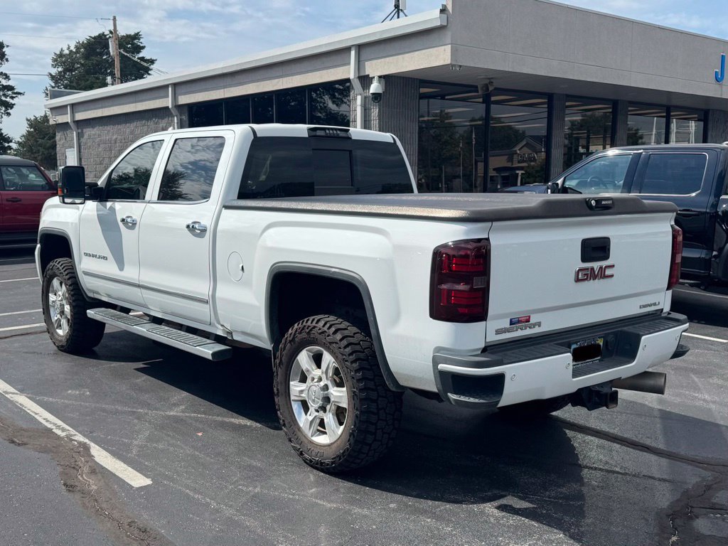 Used 2017 GMC Sierra 2500 Denali w/ Duramax Plus Package AWD/4WD image 8
