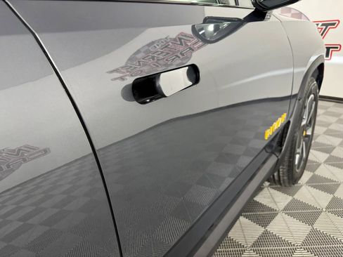 Used 2023 Rivian R1S Adventure image 31