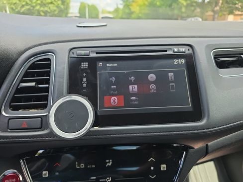 Used 2018 Honda HR-V EX image 16