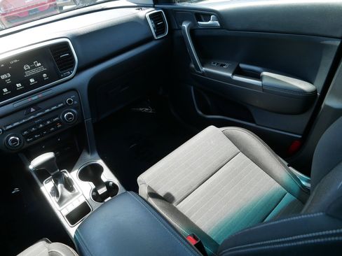 Certified 2022 Kia Sportage LX w/ LX AWD Value Edition Package image 11
