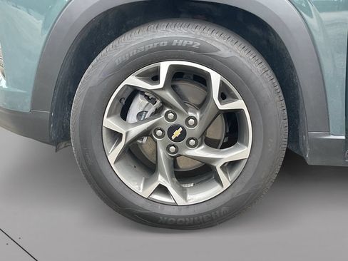 Used 2025 Chevrolet Trax LT w/ LT Convenience Package FWD image 34