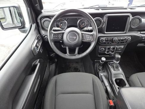 Used 2021 Jeep Wrangler Unlimited Sport AWD/4WD image 29