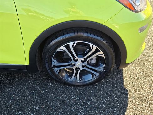 Used 2019 Chevrolet Bolt Premier w/ Infotainment Package image 9
