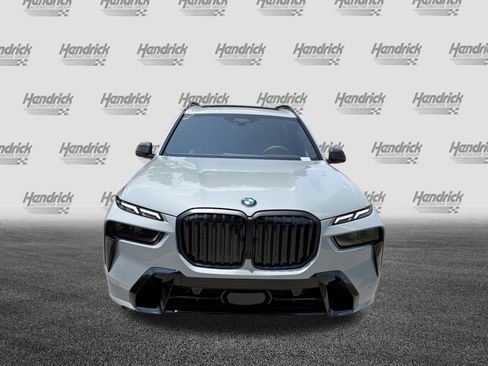 Used 2026 BMW X7 xDrive40i w/ M Sport Package AWD/4WD image 3