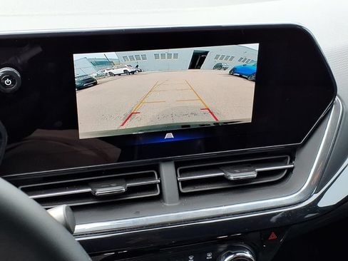 Used 2024 Chevrolet Trax ACTIV FWD image 25