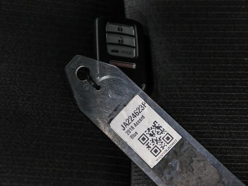 Used 2018 Honda Accord Sport image 29